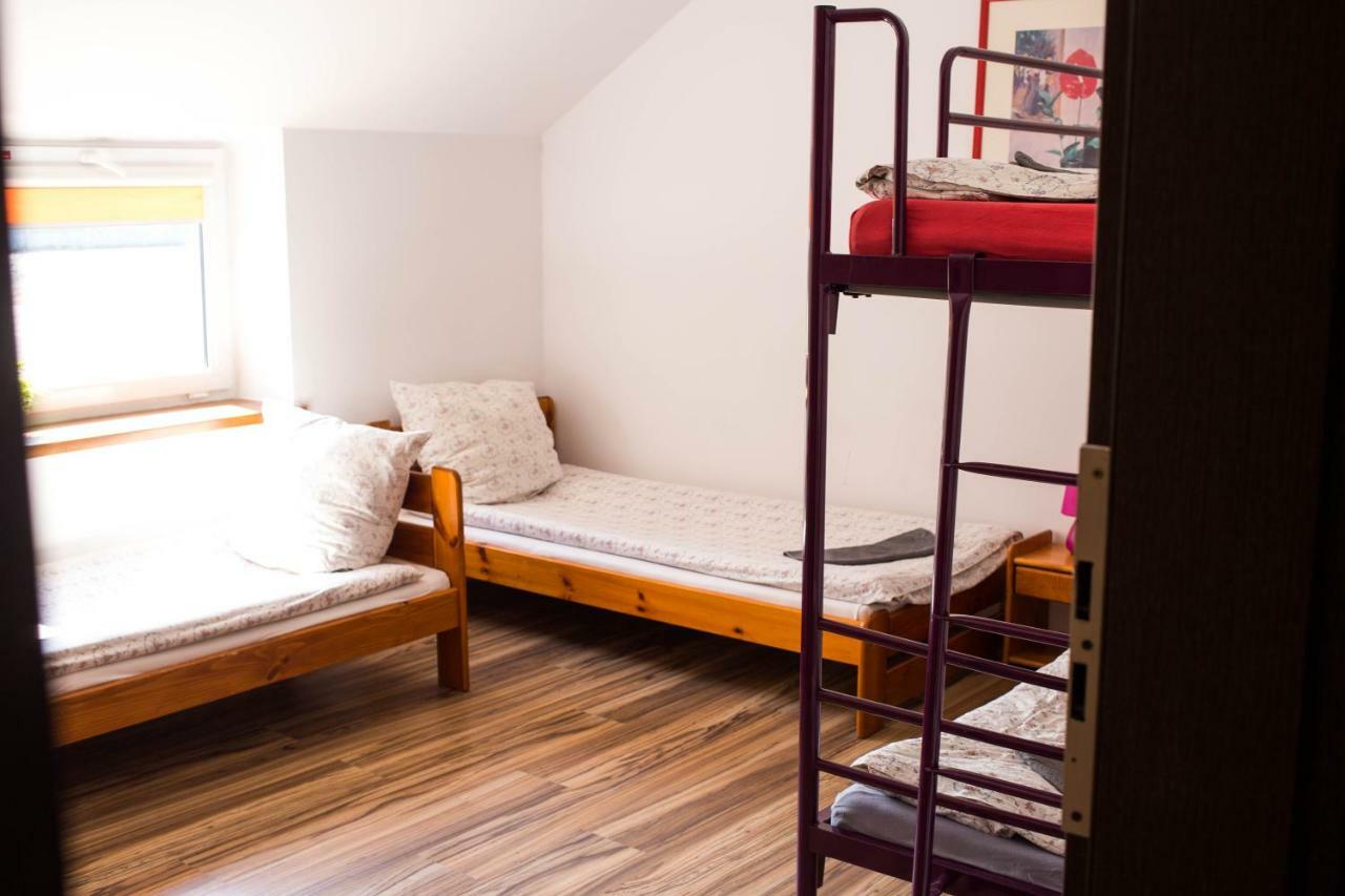 Hotelik Okecie 39 - Nocleg I Parking Blisko Lotnisko Okecie Warsaw Luaran gambar