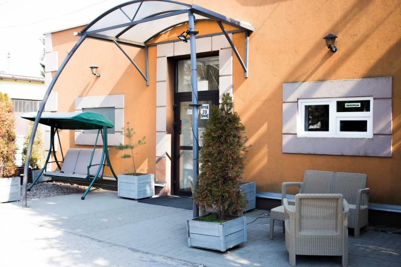 Hotelik Okecie 39 - Nocleg I Parking Blisko Lotnisko Okecie Warsaw Luaran gambar